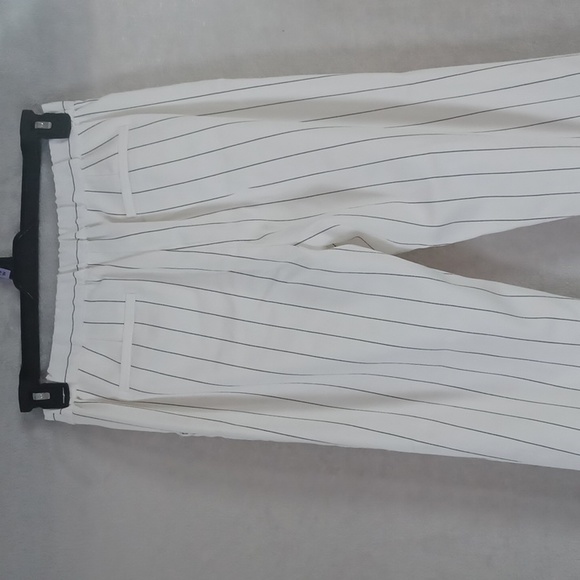 Tommy Hilfiger Wpmen' Striped Black White  Elastic Back Waist Dress Pants size 6 - Picture 4 of 12